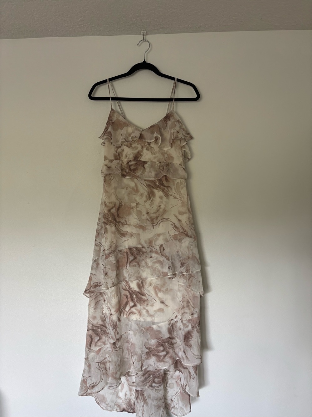 Blu Pepper Marble Print Ruffle Maxi Dress in Cream and Taupe Women’s L